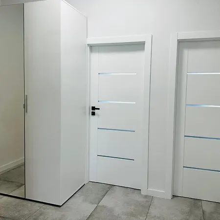 New With Excellent Communication. Apartment *